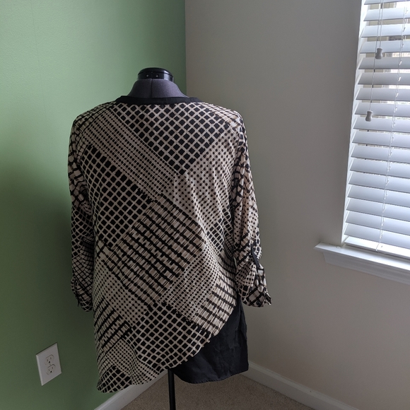 Top - Picture 2 of 2